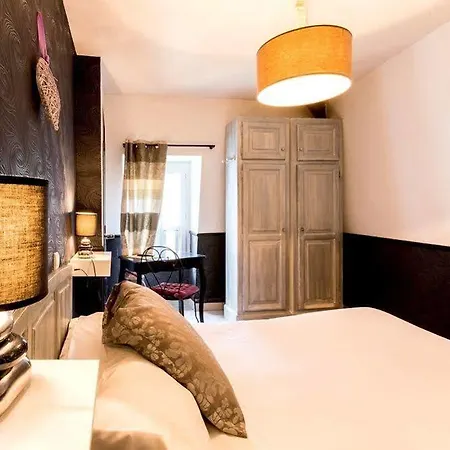 Hostellerie Maleville Hotel 2*